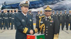 中国与孟加拉军官出席交接仪式